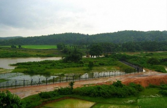 Work on 10 km wire fencing along Indo-Bangla border takes pace amidst restriction by locals